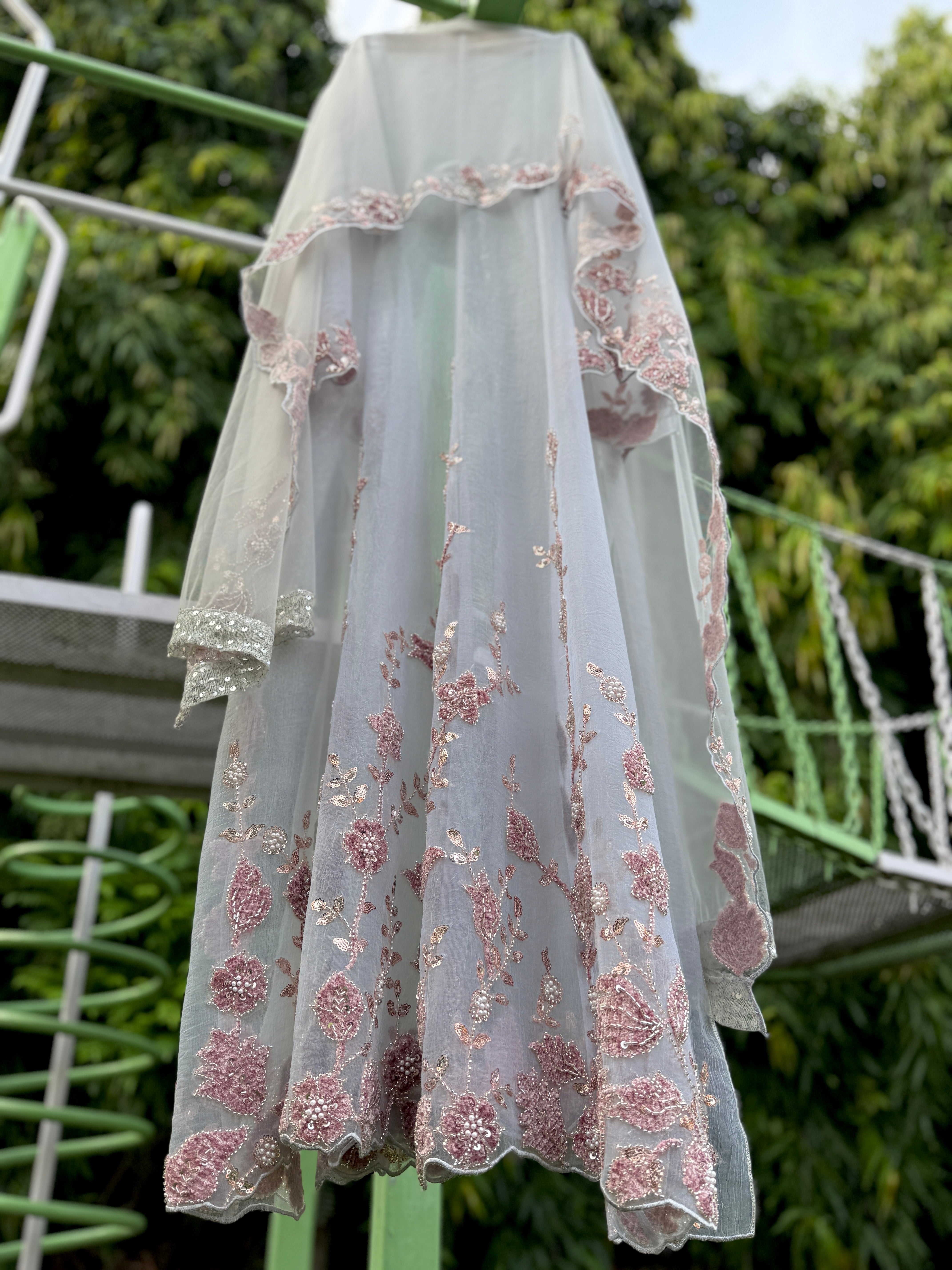 Salatey Makhmal Anarkali