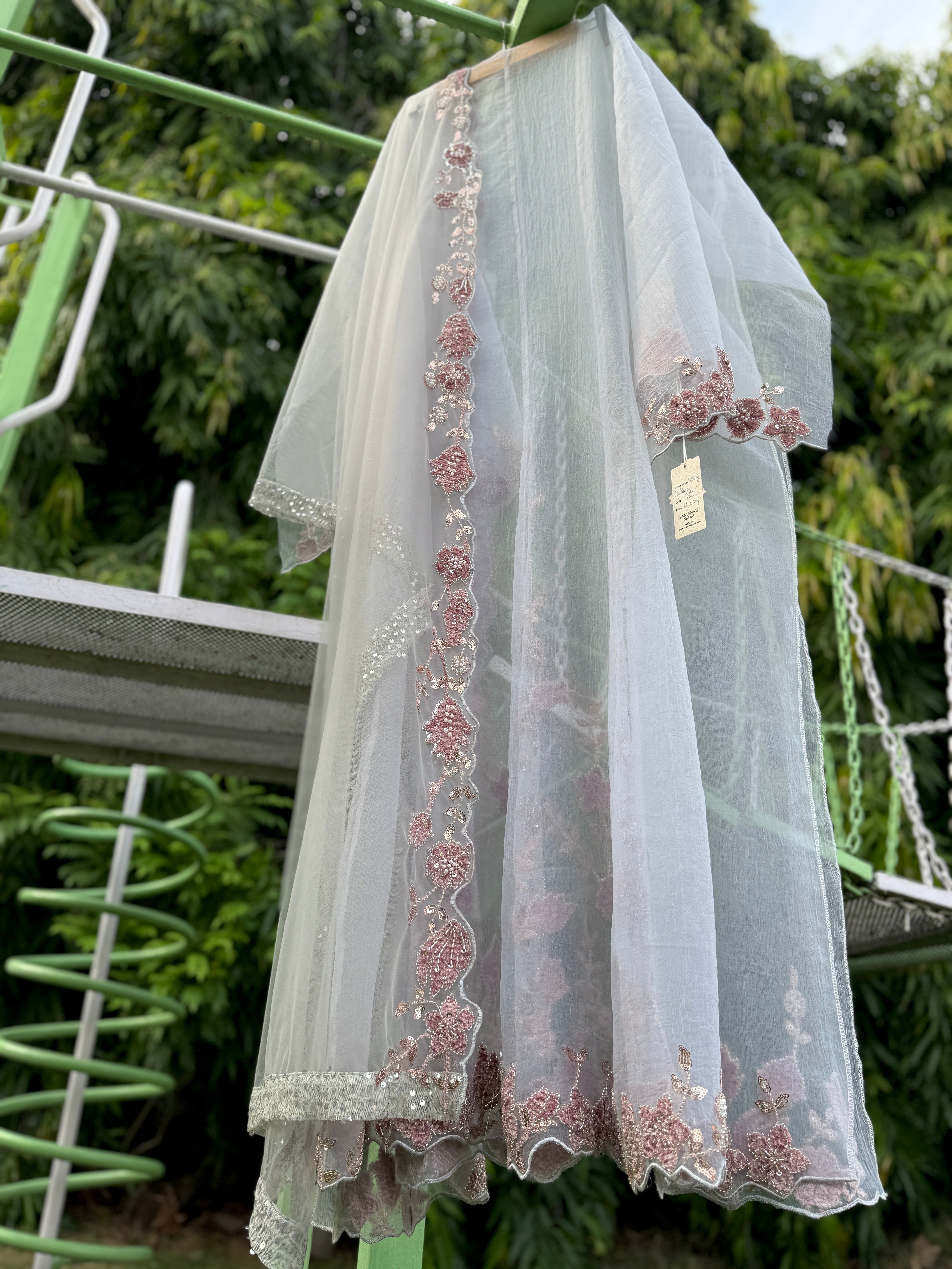 Salatey Makhmal Anarkali